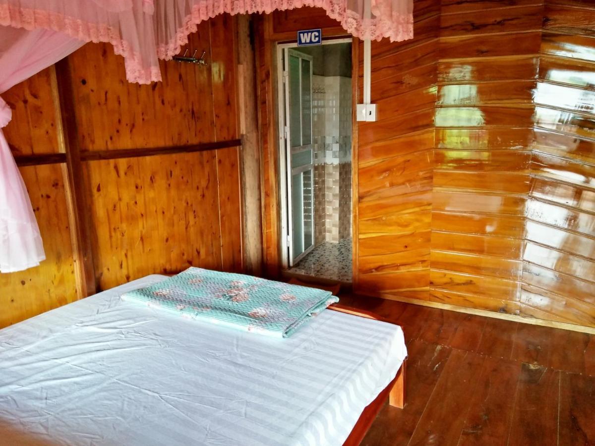 Tran Xuan Homestay Ba Be Village Exterior photo